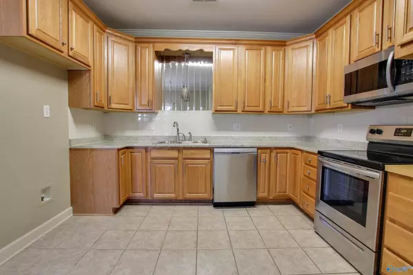 Decatur, AL 35603,976 Tracey Lane