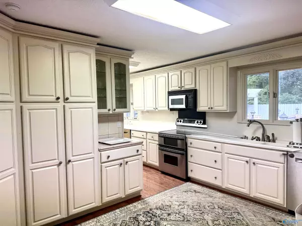 Albertville, AL 35950,307 N Edmondson Street