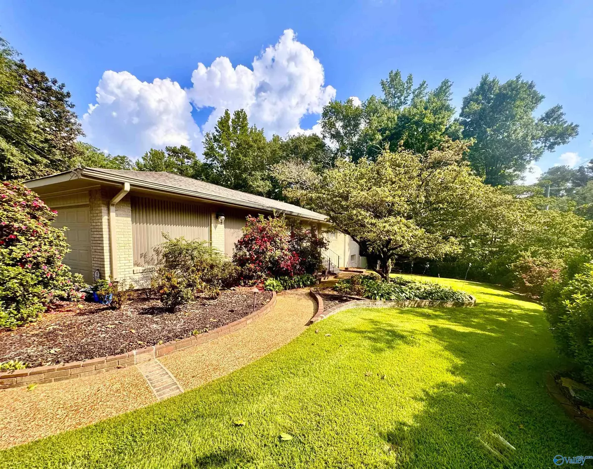 Albertville, AL 35950,307 N Edmondson Street