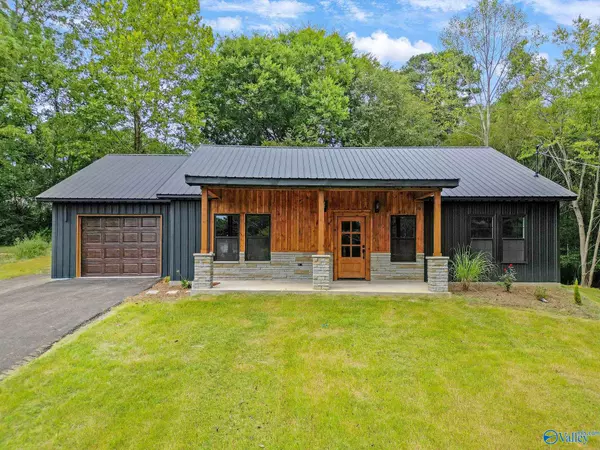 6200 Dalewood Lane, Guntersville, AL 35976