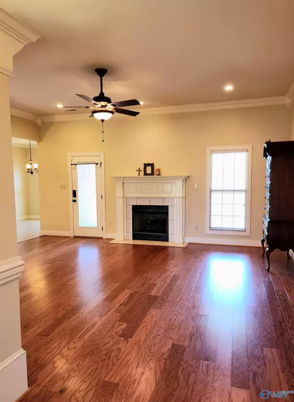 Athens, AL 35613,14736 Calderwood Street