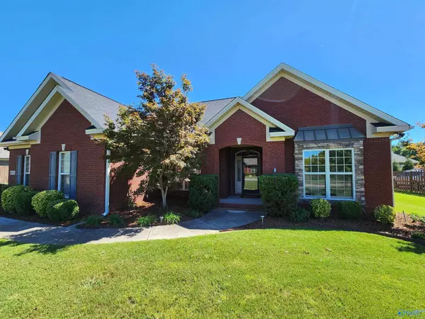 14736 Calderwood Street, Athens, AL 35613