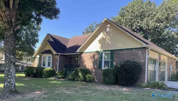 123 Shelly Lane NE,  Huntsville,  AL 35810