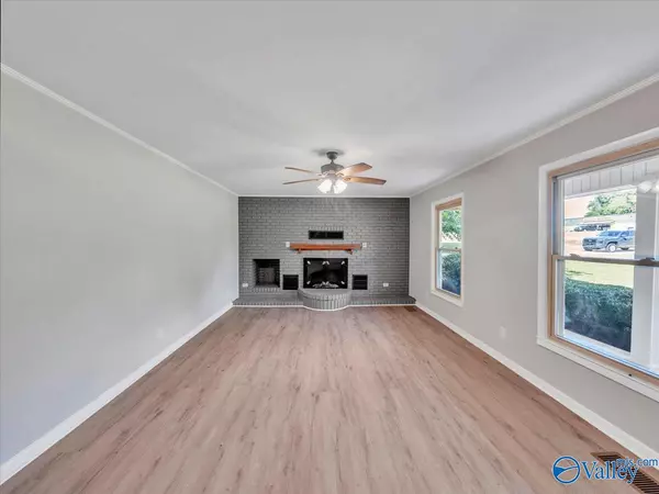 Moulton, AL 35650,20177 Alabama Highway 33