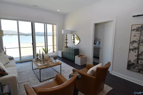 Guntersville, AL 35976,2699 - 101 Paddle Wheel Drive #101