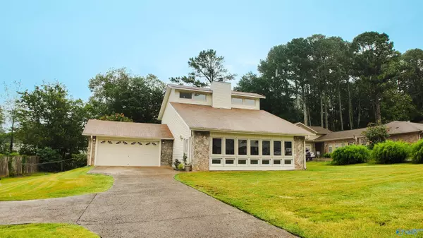 2517 Green Mountain Road, Huntsville, AL 35803