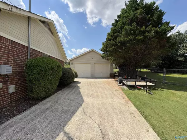 Toney, AL 35773,102 Pine Cone Drive