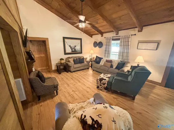 Collinsville, AL 35961,1364 County Road 3