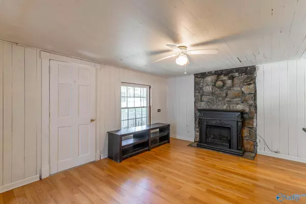 Mentone, AL 35984,1059 County Road 639