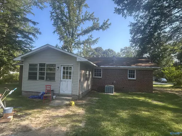 Albertville, AL 35950,915 Hawk Street