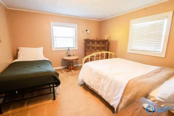 Leesburg, AL 35983,327 County Road 405