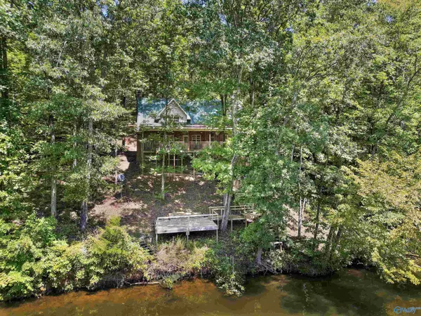 10621 New Cut Road, Athens, AL 35611