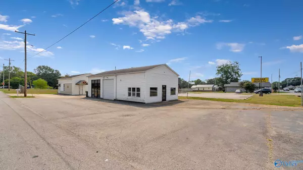 1214 North Jefferson Street, Athens, AL 35611