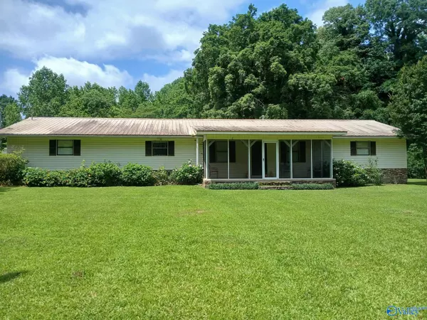 170 Satterfield Lane N, Gadsden, AL 35901