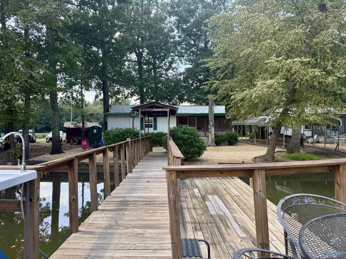 Cedar Bluff, AL 35959,757 County Road 1008