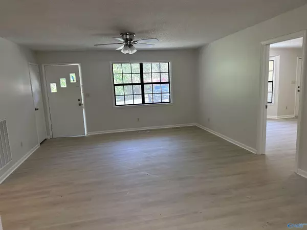 Oneonta, AL 35121,76 Woodard Drive