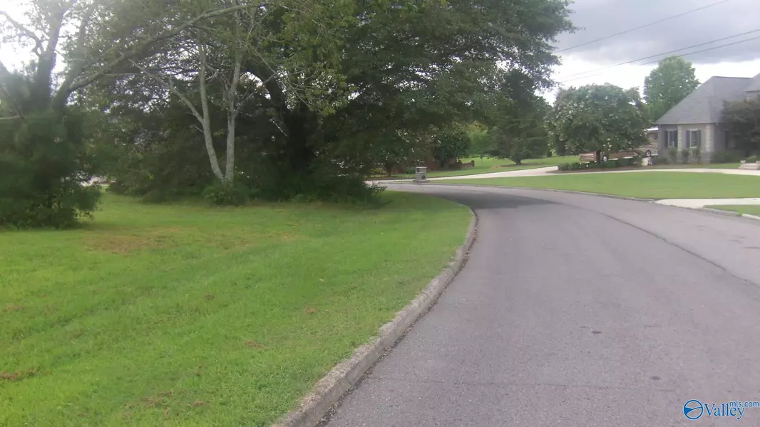 1111 Bentbrook Drive, Albertville, AL 35950