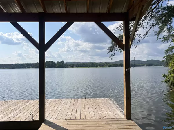 Cedar Bluff, AL 35959,975 County Road 251