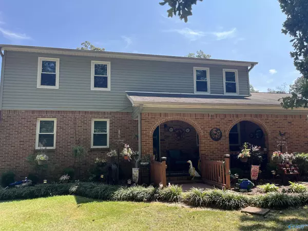 501 Shane Lane, Rainbow City, AL 35906