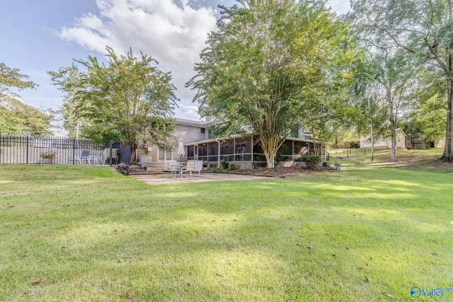 2111 Meadow Island Road, Scottsboro, AL 35769