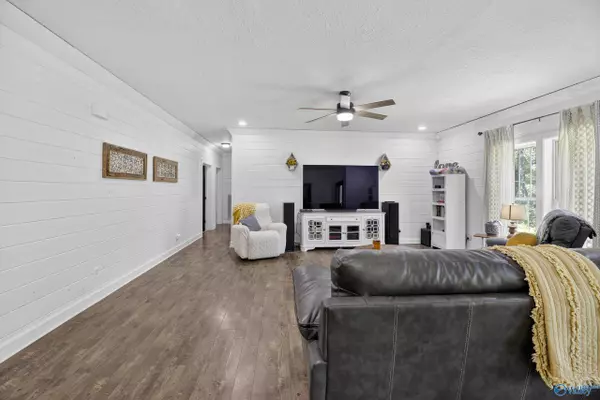 Boaz, AL 35957,146 Hidden Lakes Drive