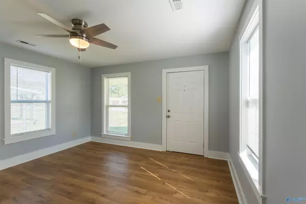 Huntsville, AL 35805,2707 6th Avenue Sw