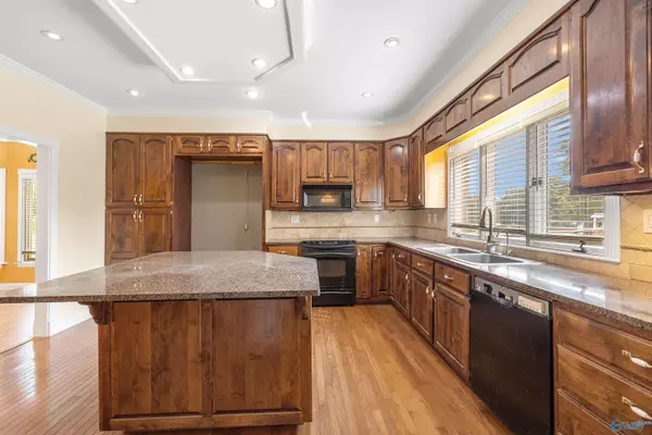 Somerville, AL 35670,1327 Friendship Road