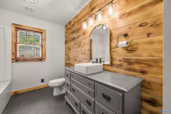 Scottsboro, AL 35755,108 Cecil Street