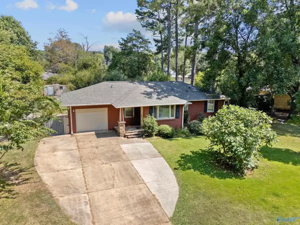 707 SW Graycroft Drive, Huntsville, AL 35802