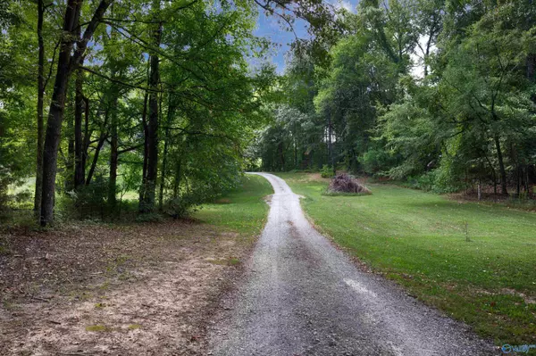 Trinity, AL 35673,489 County Road 364