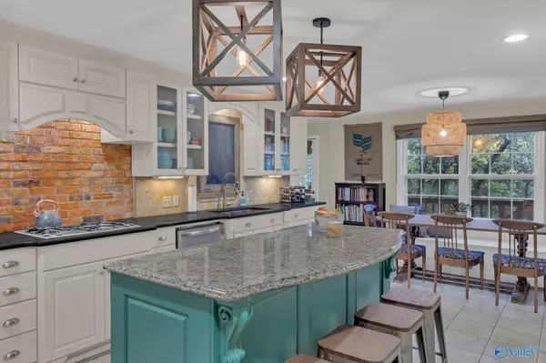 2206 Toll Gate Road,  Huntsville,  AL 35801