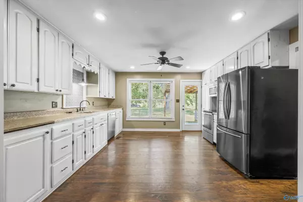 Owens Cross Roads, AL 35760,2648 Old Big Cove Road