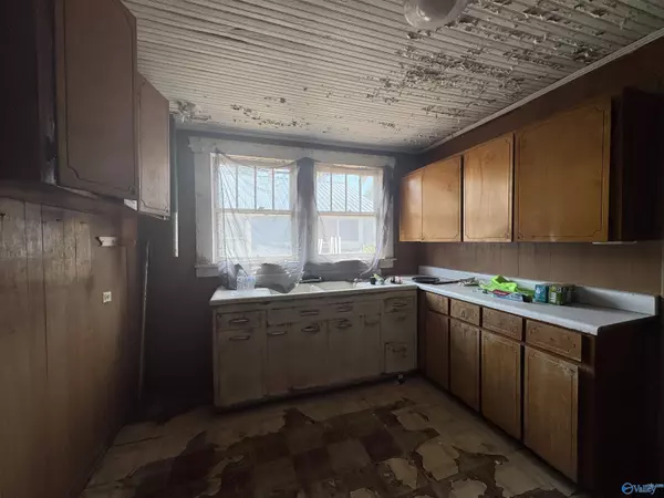 Anniston, AL 36201,2108 Moore Avenue