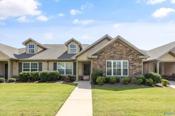 184 Moore Farm Circle NW #184, Huntsville, AL 35806