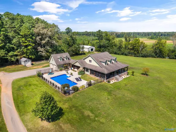 380 Fields Road, Laceys Spring, AL 35754