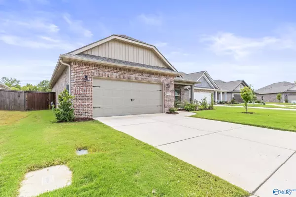 Owens Cross Roads, AL 35763,9528 Hampton Oak Drive