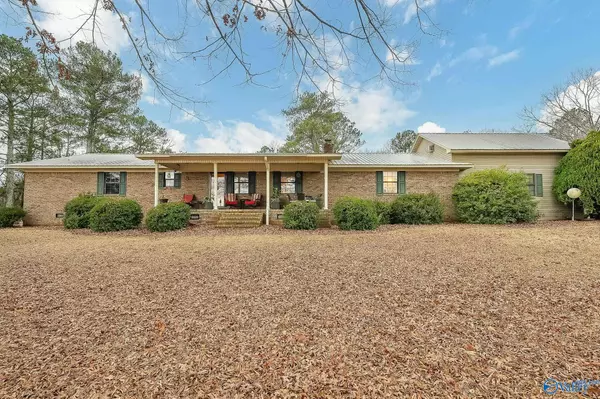 Cedar Bluff, AL 35959,721 County Road 75