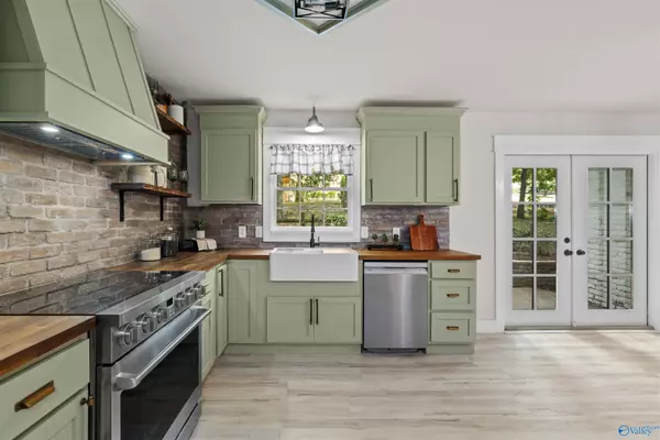 Huntsville, AL 35802,4033 Lucerne Drive SE