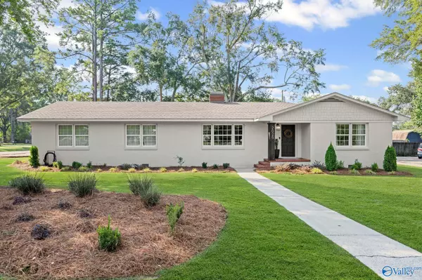 2025 Woodland Street SE, Decatur, AL 35601