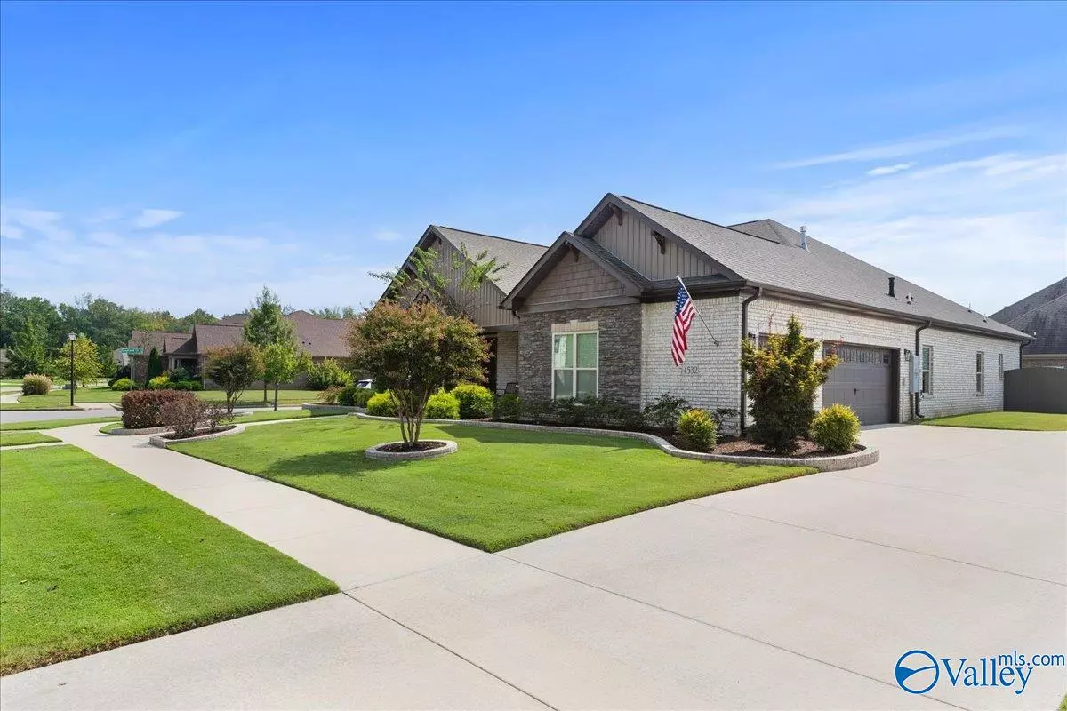 Owens Cross Roads, AL 35763,4532 River Park Boulevard SE