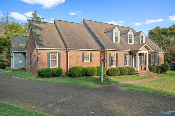 Decatur, AL 35603,3203 Leafwood Place SW