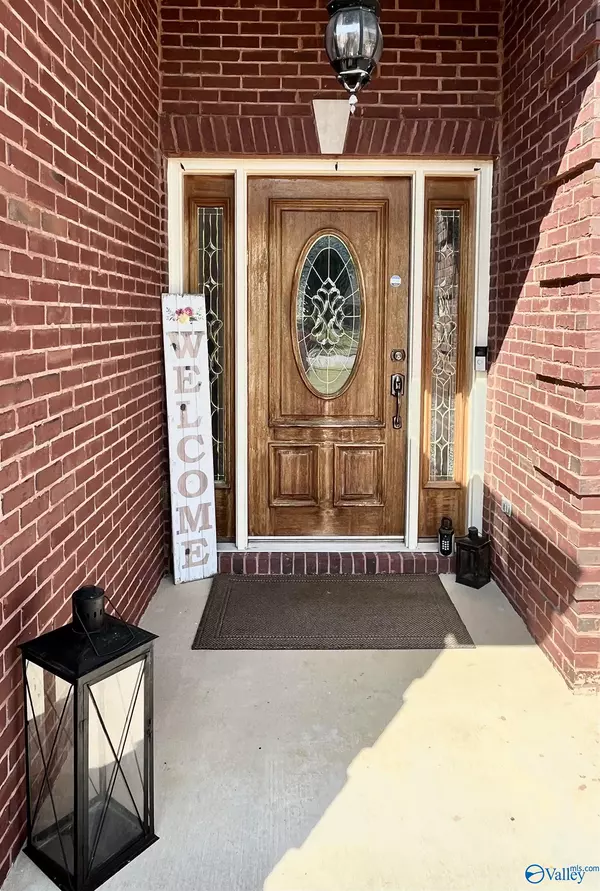 Huntsville, AL 35802,9880 SE Willow Cove Road SE