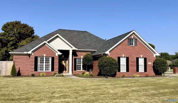 9880 SE Willow Cove Road SE, Huntsville, AL 35802