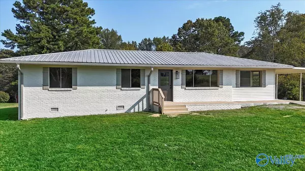 637 County Road 1462,  Cullman,  AL 35055