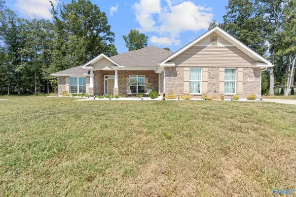 174 Summit Lakes Drive, Athens, AL 35613