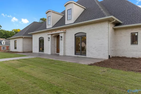 Florence, AL 35634,235 Indian Springs Drive