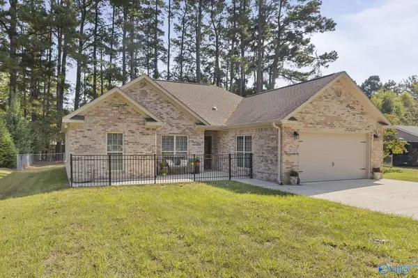 Owens Cross Roads, AL 35763,2011 Old Big Cove Road SE