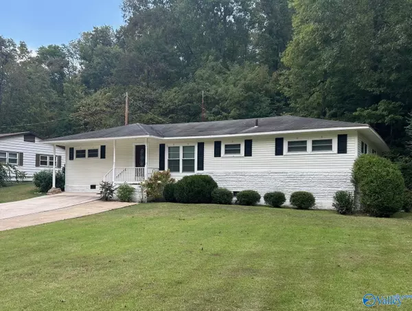 1412 Patterson Street, Guntersville, AL 35976