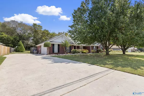 Huntsville, AL 35811,221 Grasslands Road