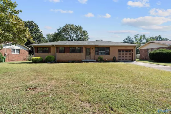 2105 Euclid Road NW, Huntsville, AL 35810